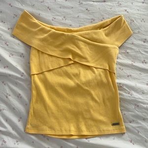 Yellow off the shoulder top size S from Hollister.